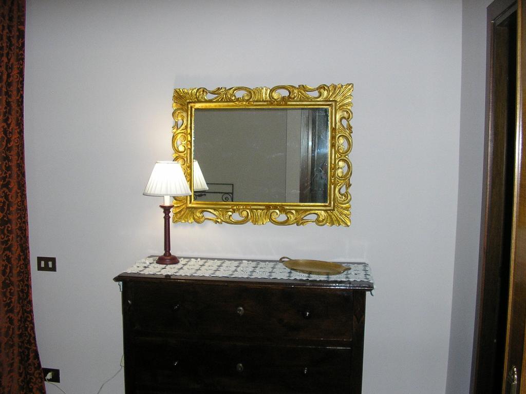 Al Vecchio Olivo Bed & Breakfast Frascati Cameră foto
